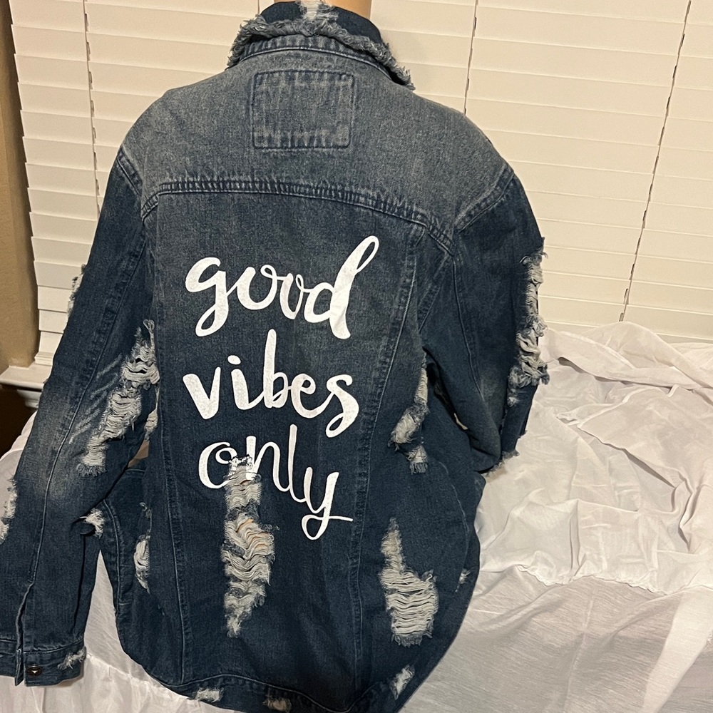 NWT Distressed Denim Jacket - Picture 5 of 7